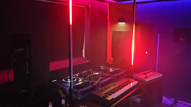 Studio takeover #RawEvent @elsew.here.official